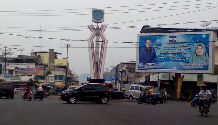 tugu simpang enam, rantau prapat ,sumatera utara