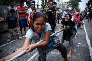 warga mengikuti macam-macam lomba 17 agustus - kanalmu