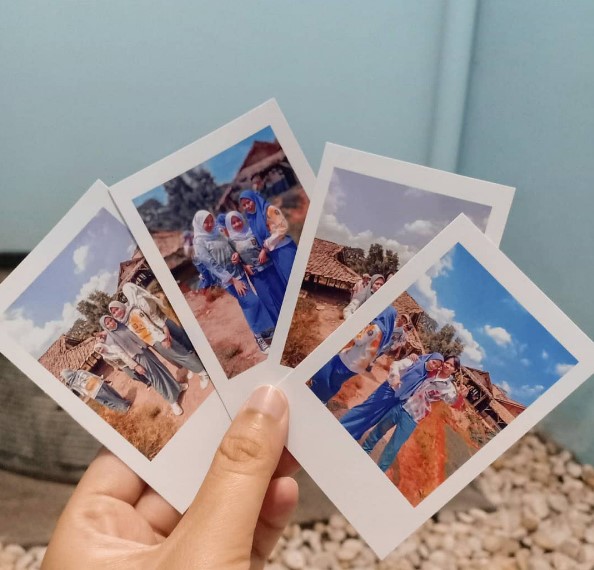 contoh foto polaroid